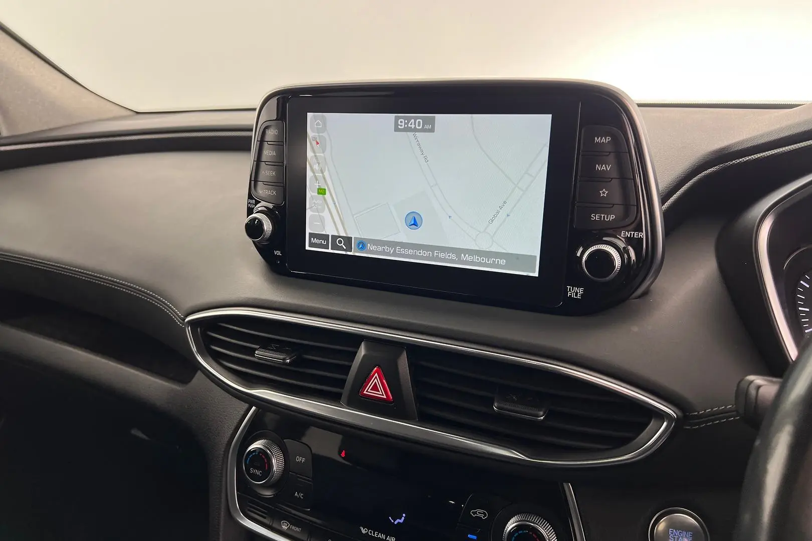 2018 Hyundai Santa Fe Gallery Image 14