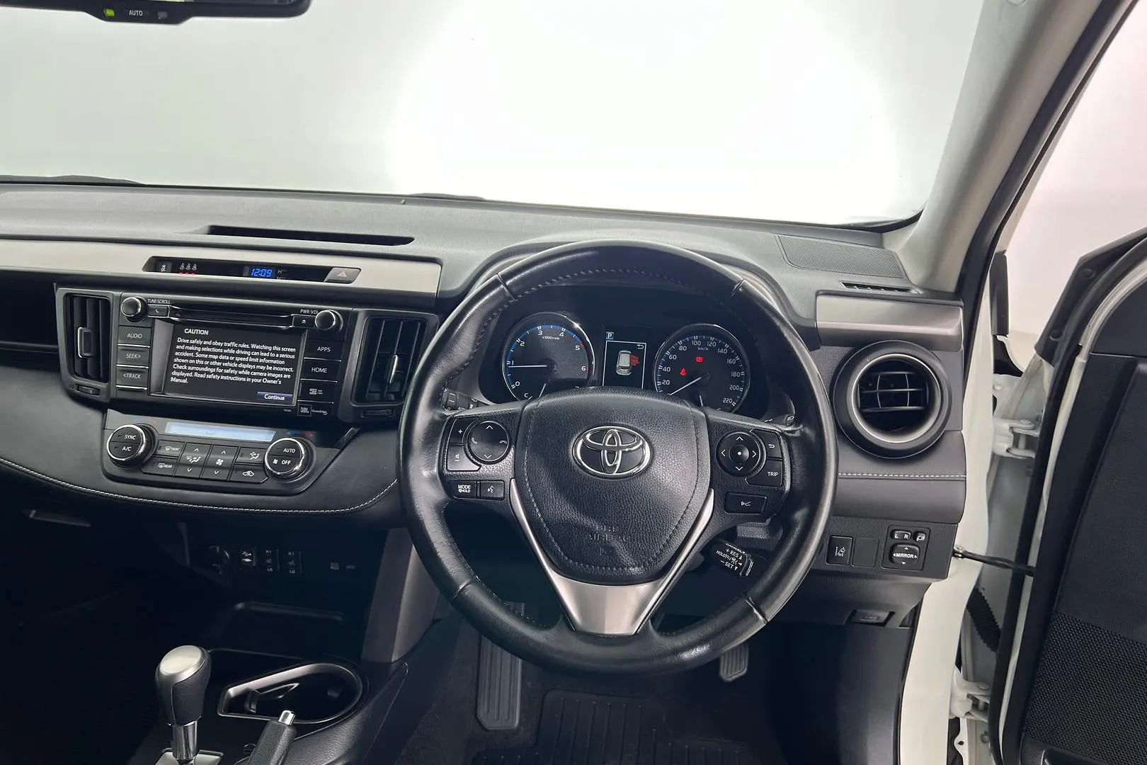 2017 Toyota Rav4 Gallery Image 17