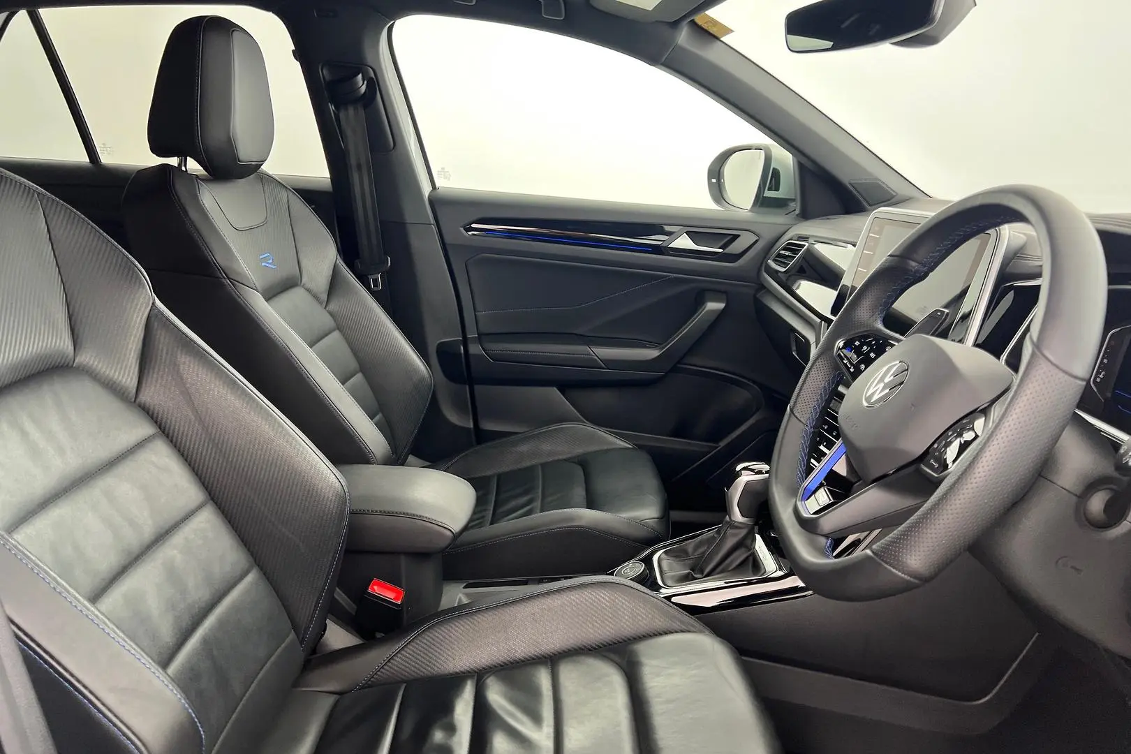2022 Volkswagen T-Roc Gallery Image 11