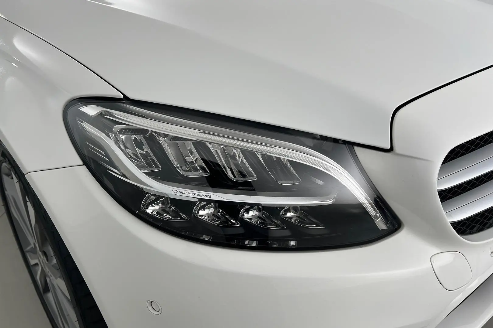 2020 Mercedes-Benz C-Class Gallery Image 2