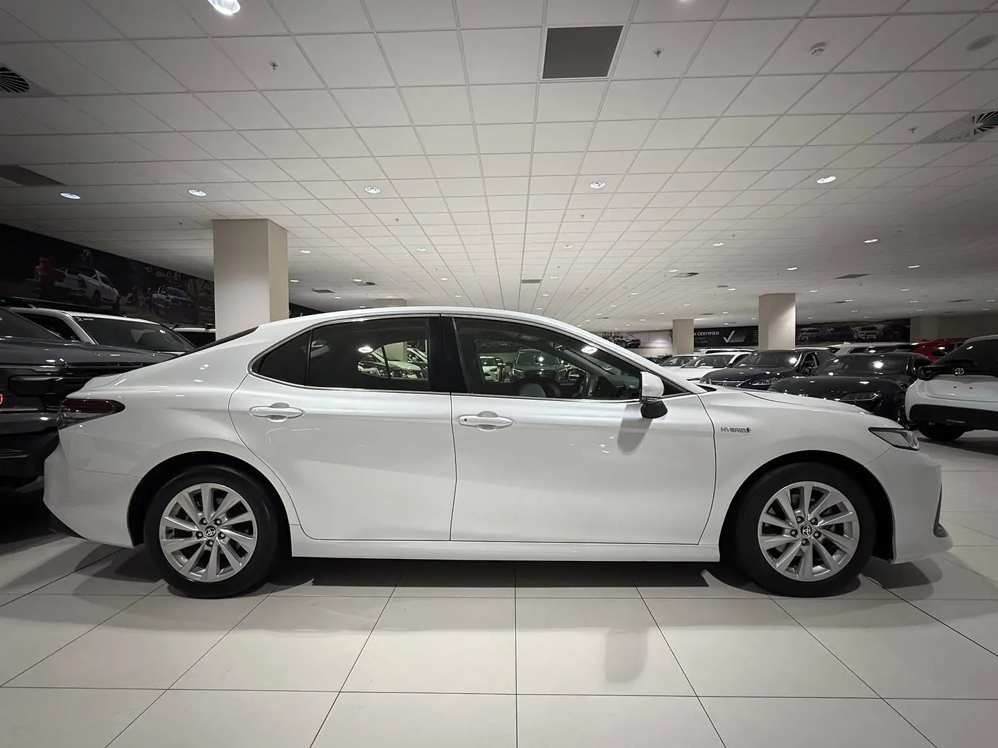 2021 Toyota Camry Gallery Image 2