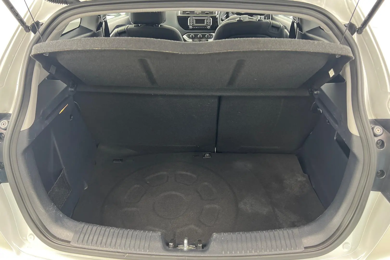 2016 Kia Rio Gallery Image 20