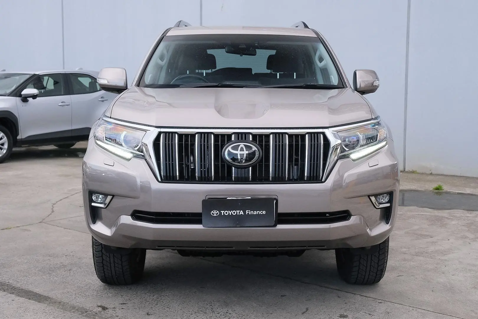 2023 Toyota Landcruiser Prado Gallery Image 3