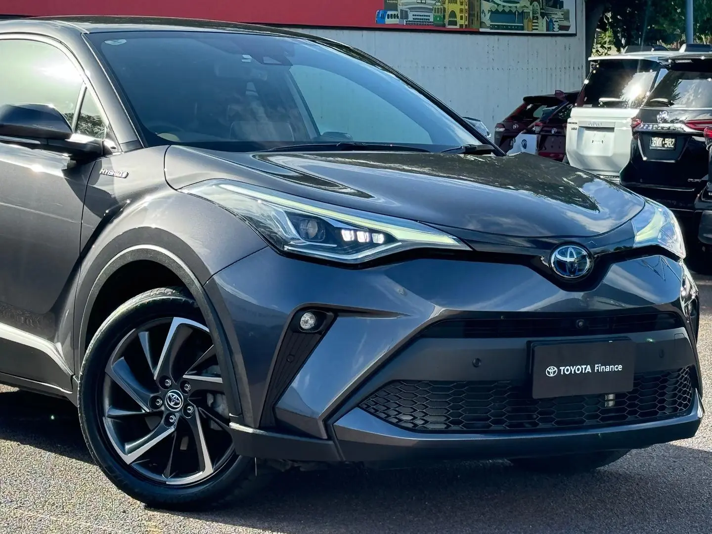 2021 Toyota C-Hr Gallery Image 2