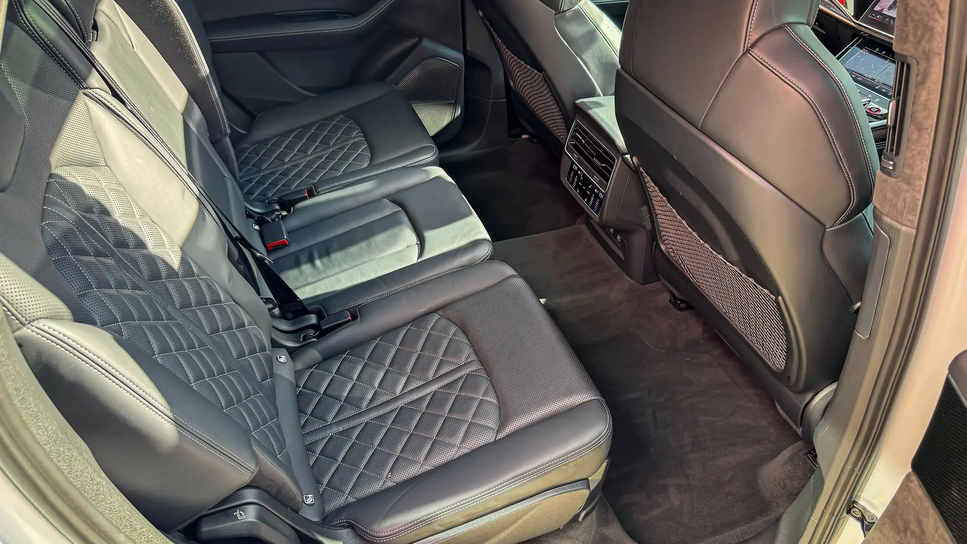 2021 Audi SQ7 Gallery Image 21