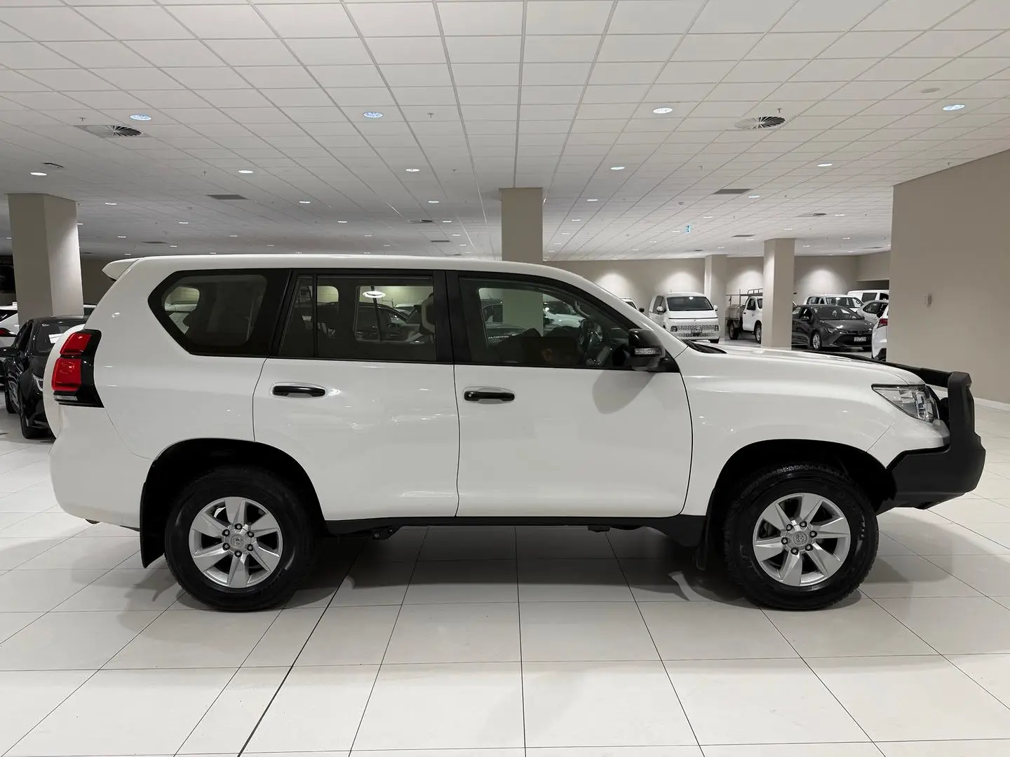 2021 Toyota Landcruiser Prado Gallery Image 2