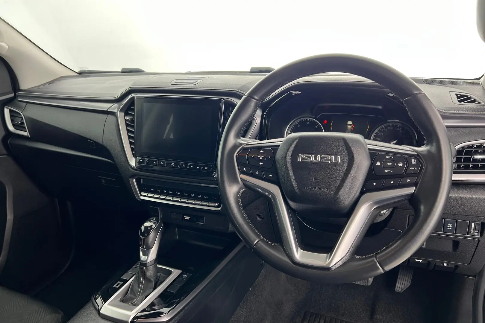 2021 Isuzu D-MAX Gallery Image 12