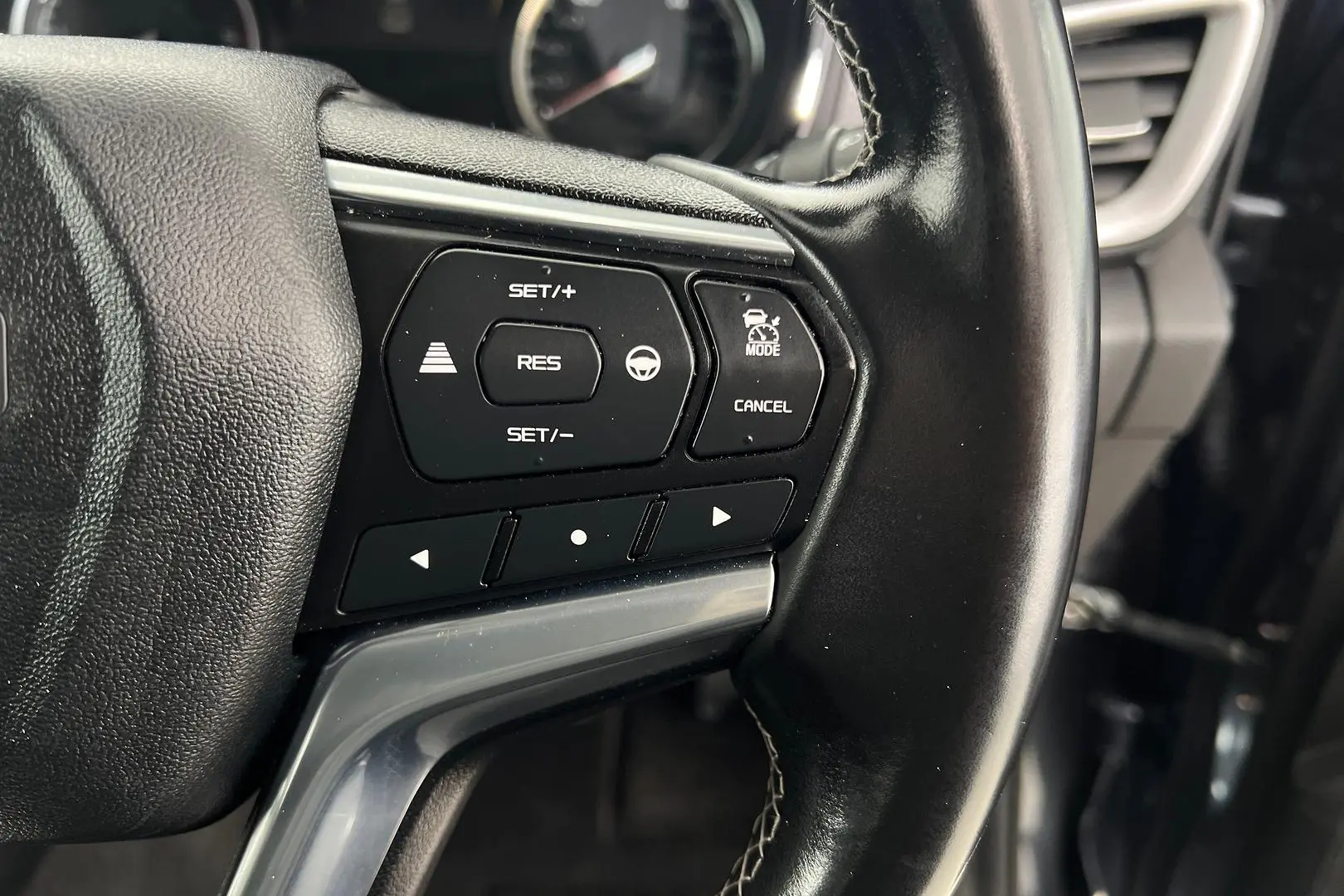 2022 Isuzu D-MAX Gallery Image 18