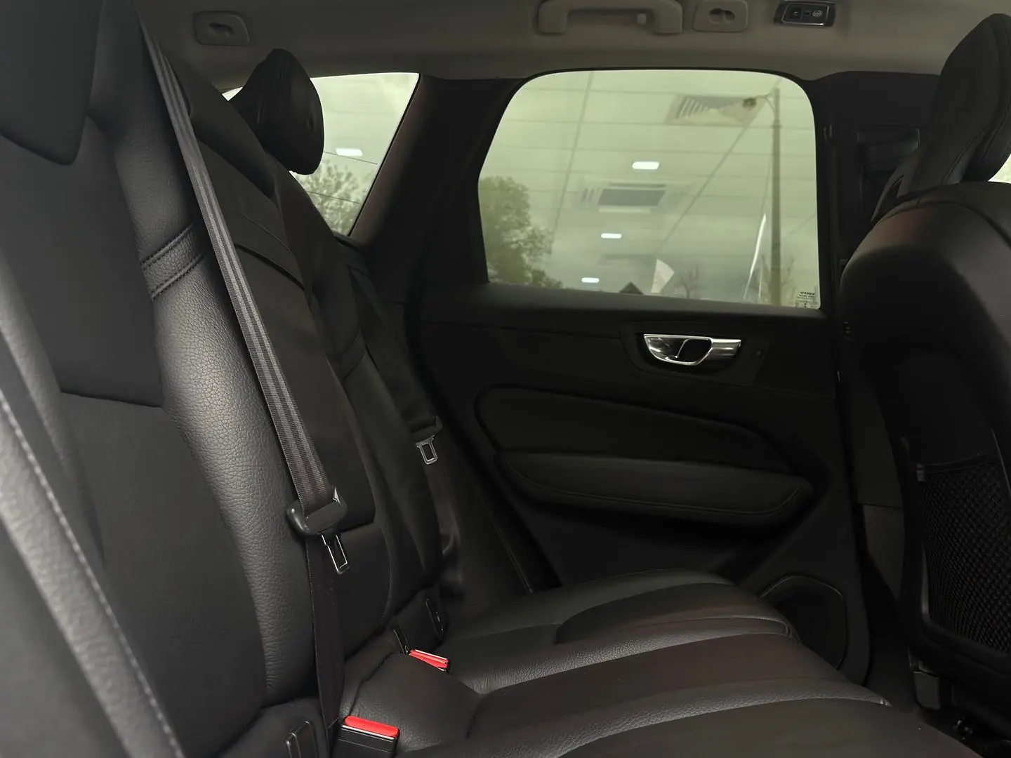 2019 Volvo XC60 Gallery Image 13