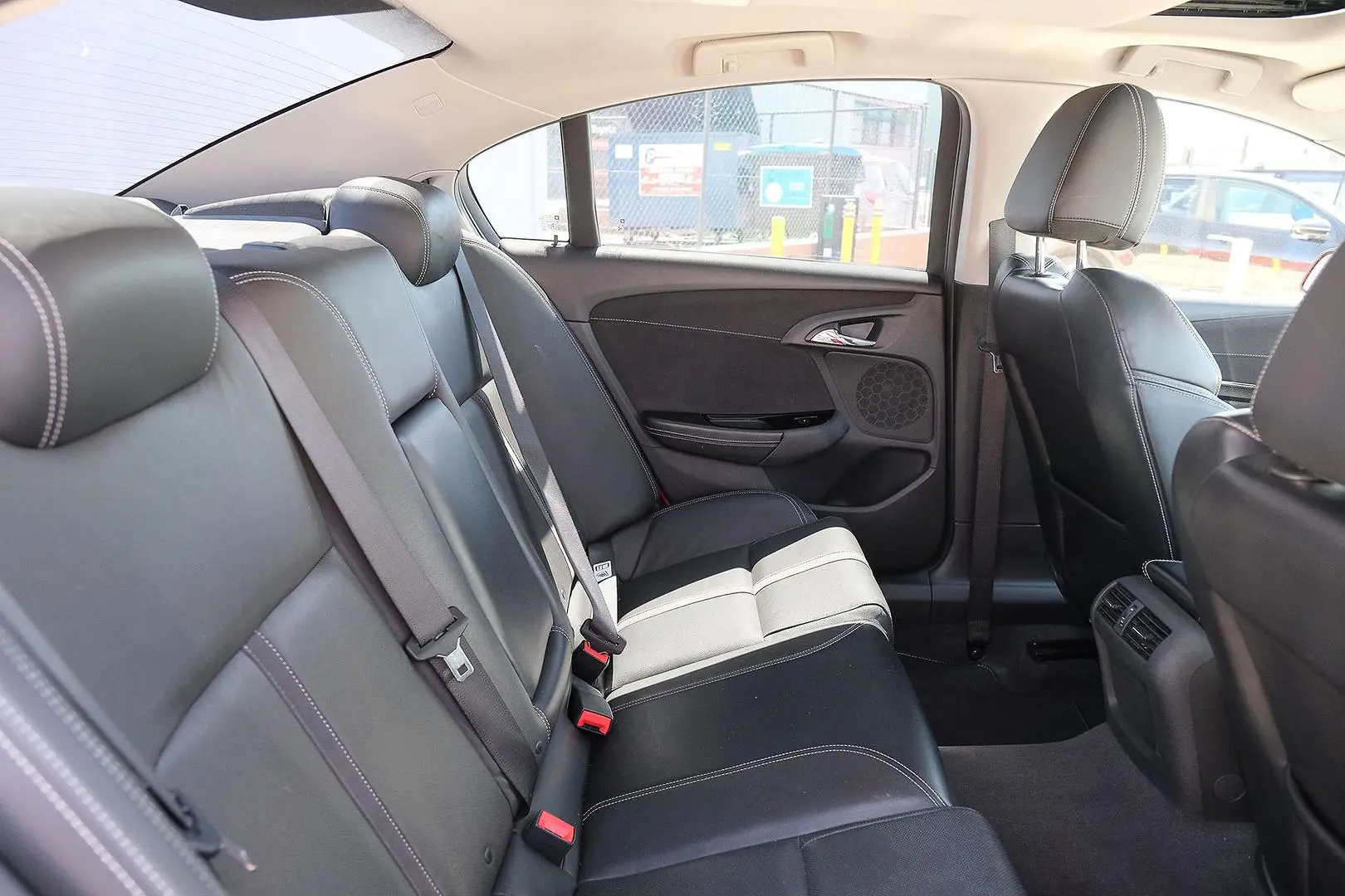 2015 Holden Commodore Gallery Image 12