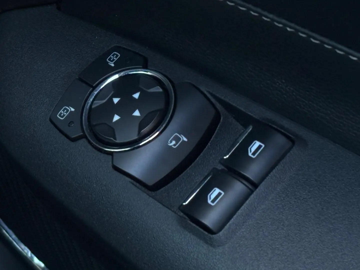 2017 Ford Mustang Gallery Image 25