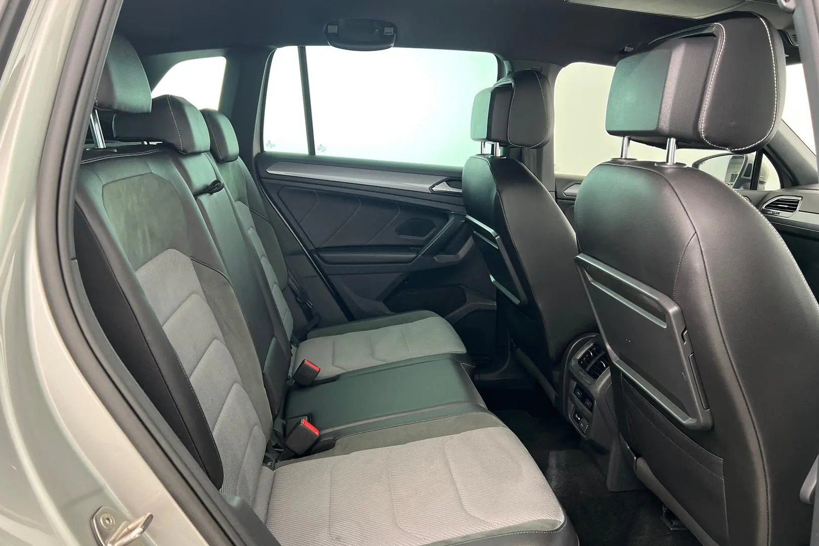 2019 Volkswagen Tiguan Gallery Image 11