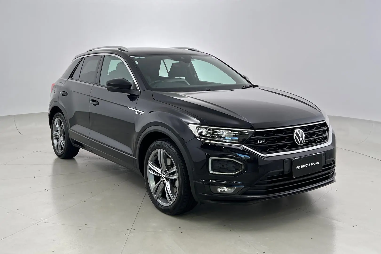 2021 Volkswagen T-Roc Gallery Image 1