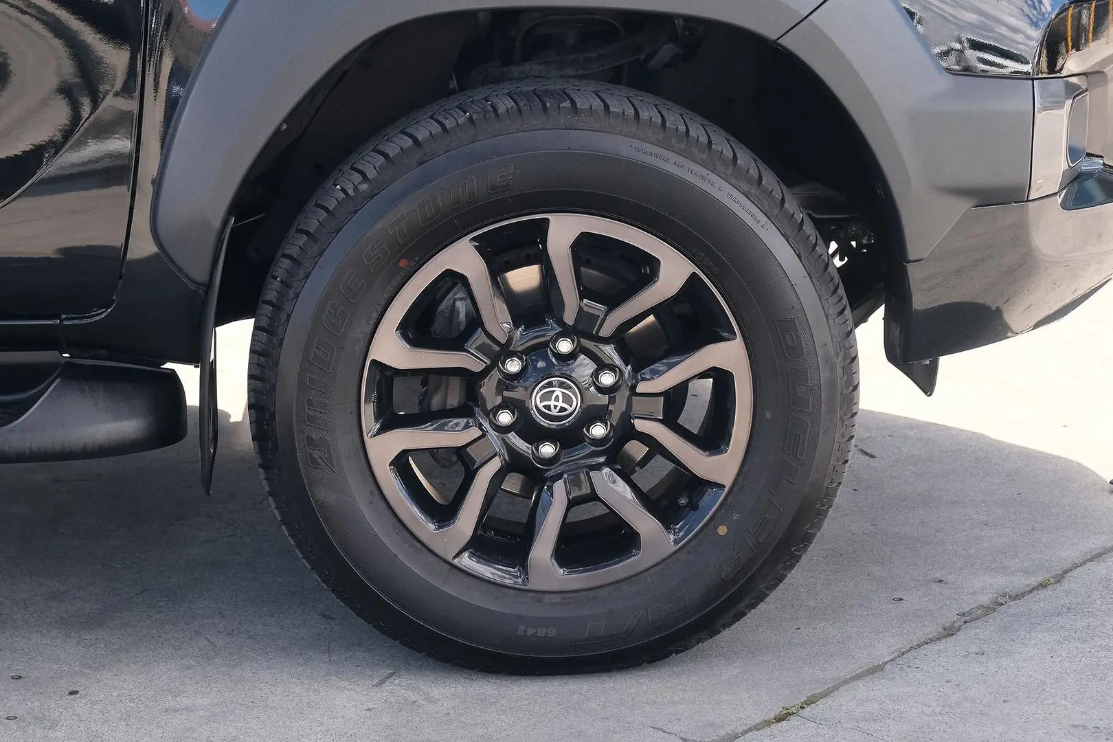 2021 Toyota Hilux Gallery Image 5