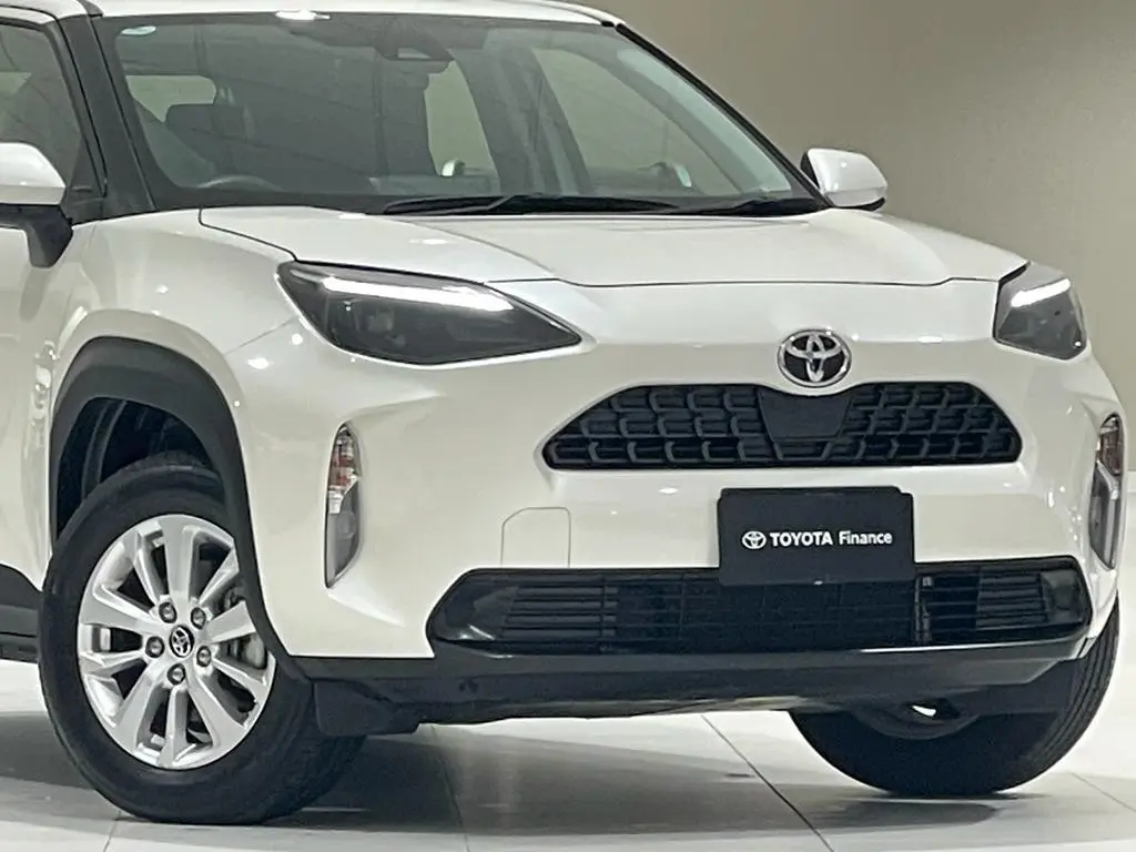 2023 Toyota Yaris Cross Gallery Image 3