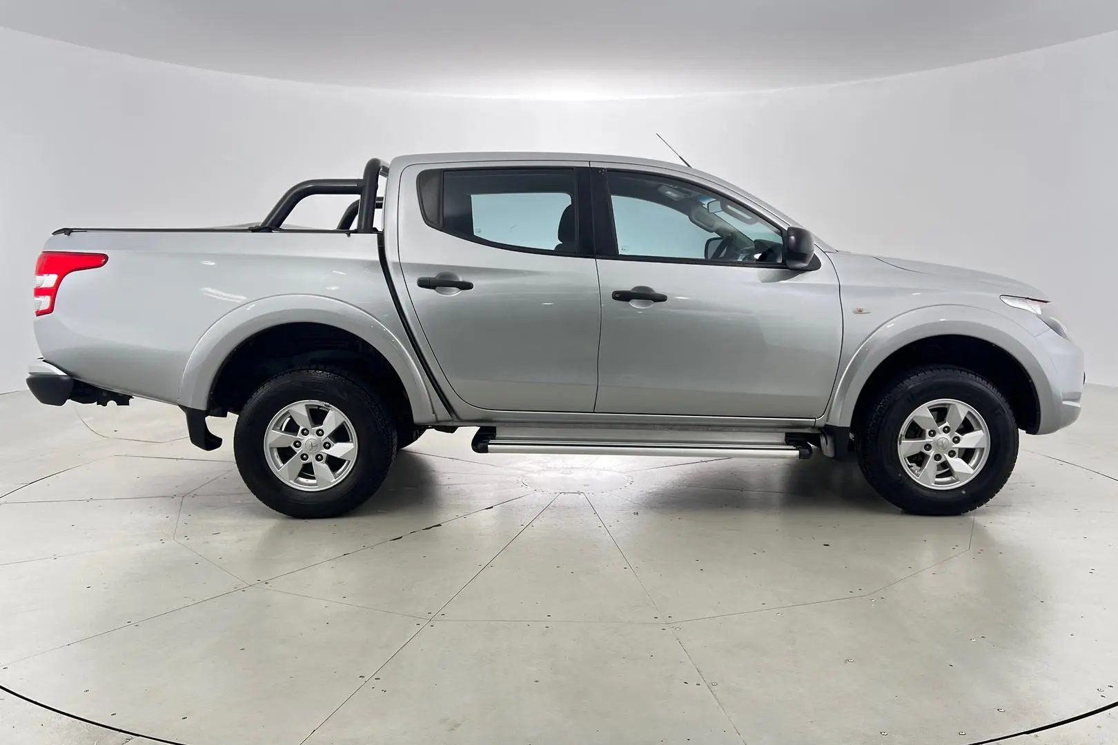 2018 Mitsubishi Triton Gallery Image 3
