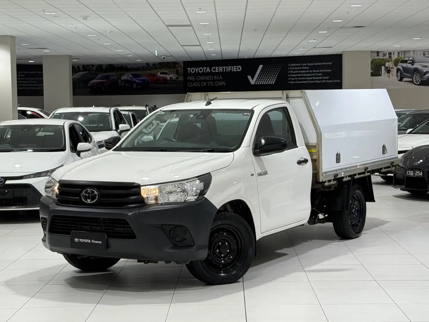 2019 Toyota Hilux Gallery Image 5