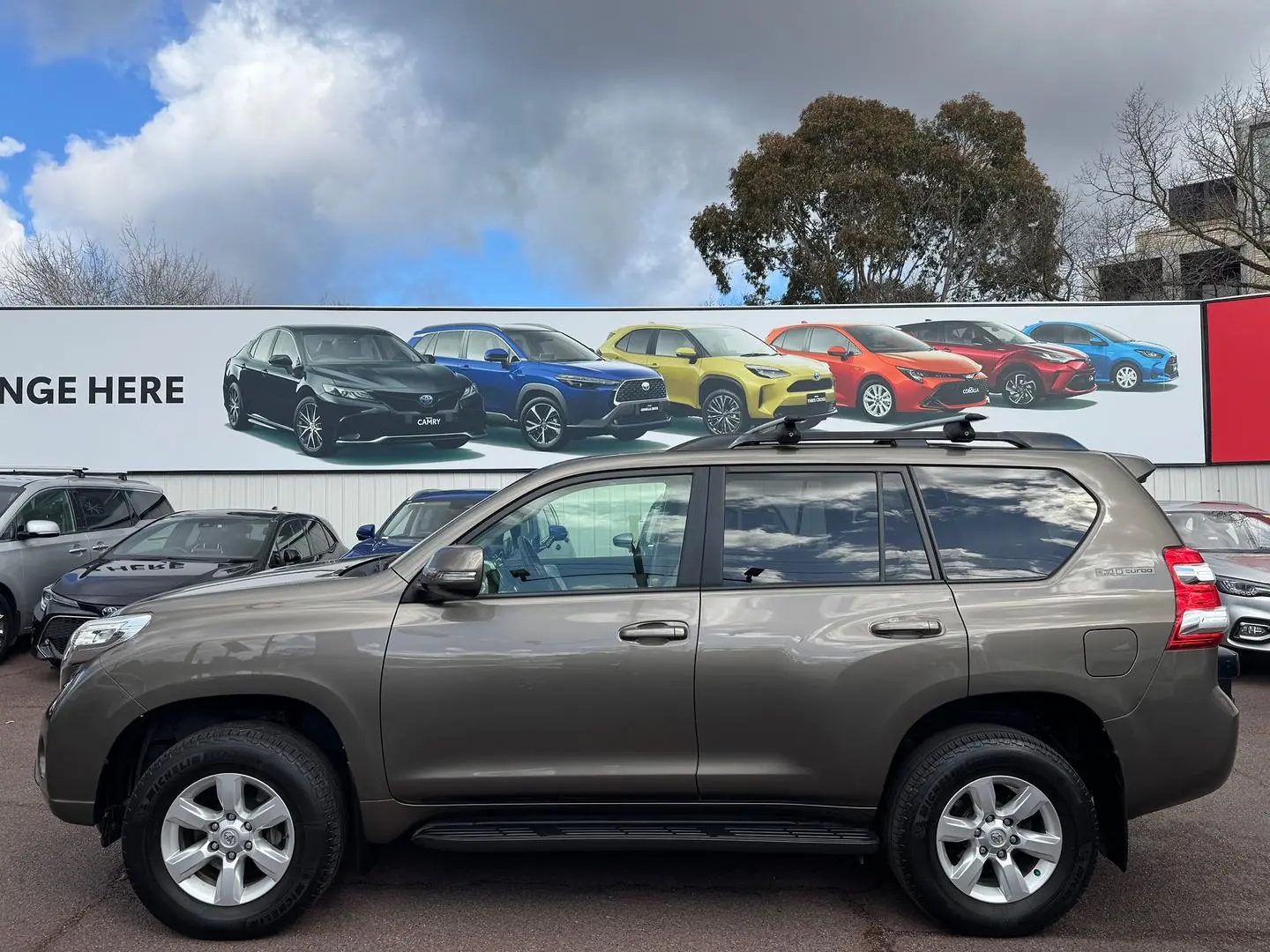 2014 Toyota Landcruiser Prado Gallery Image 9