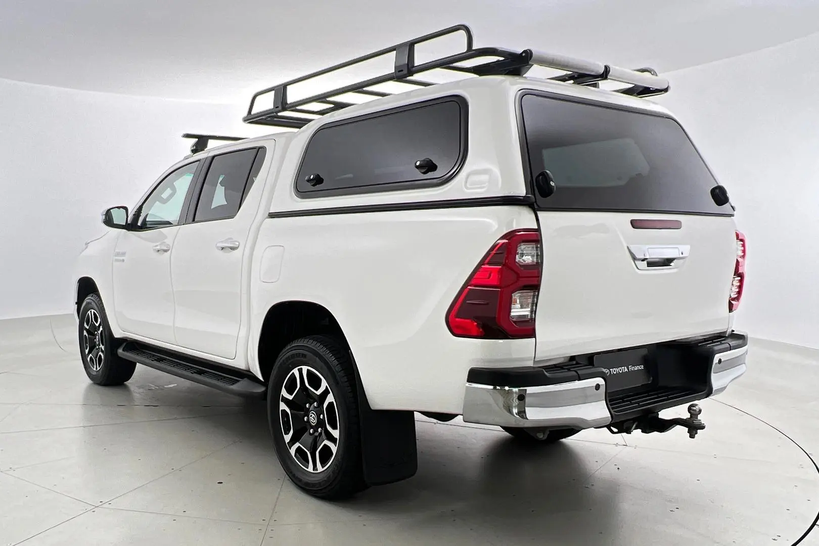 2022 Toyota Hilux Gallery Image 8