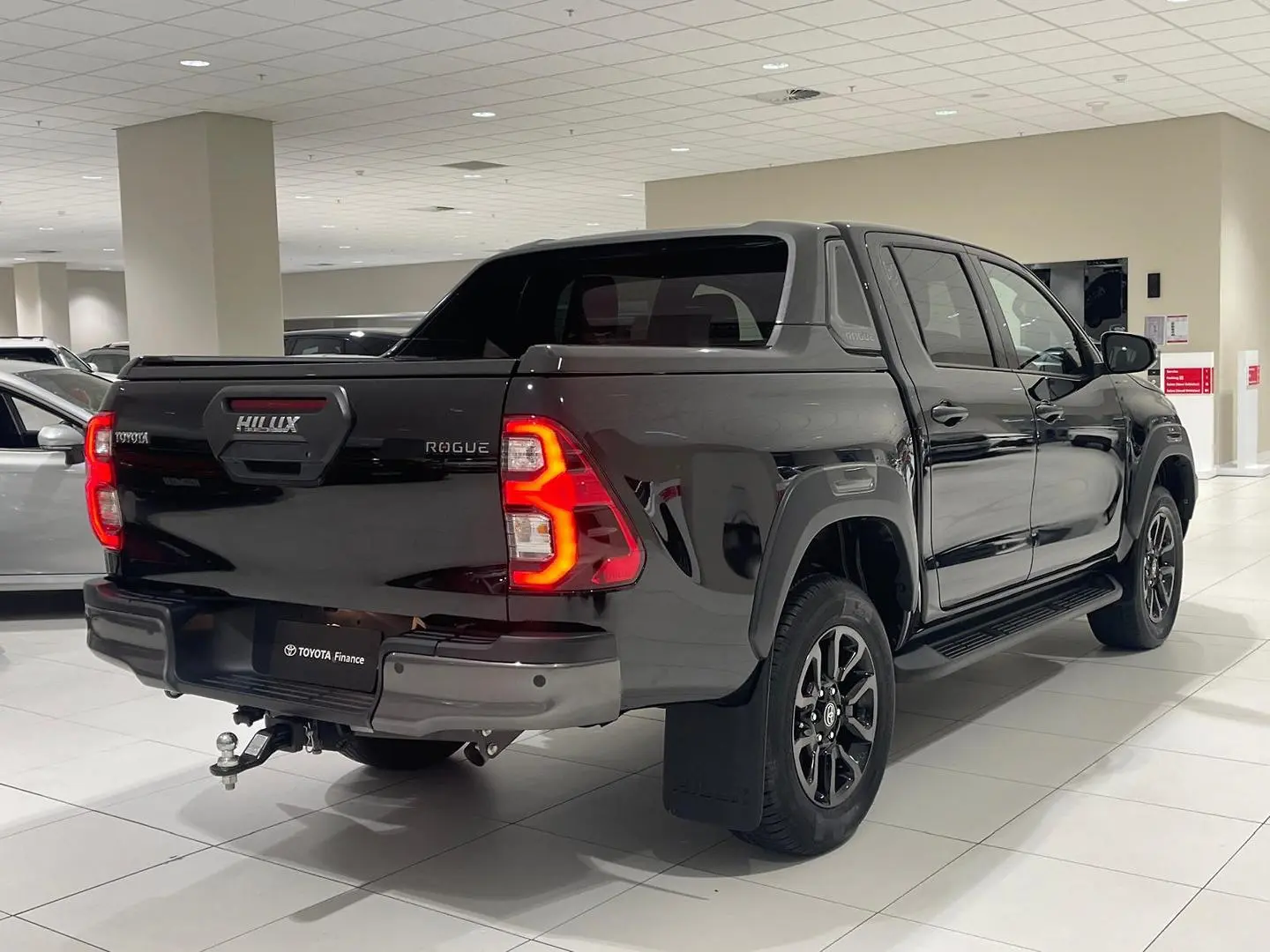2022 Toyota Hilux Gallery Image 10