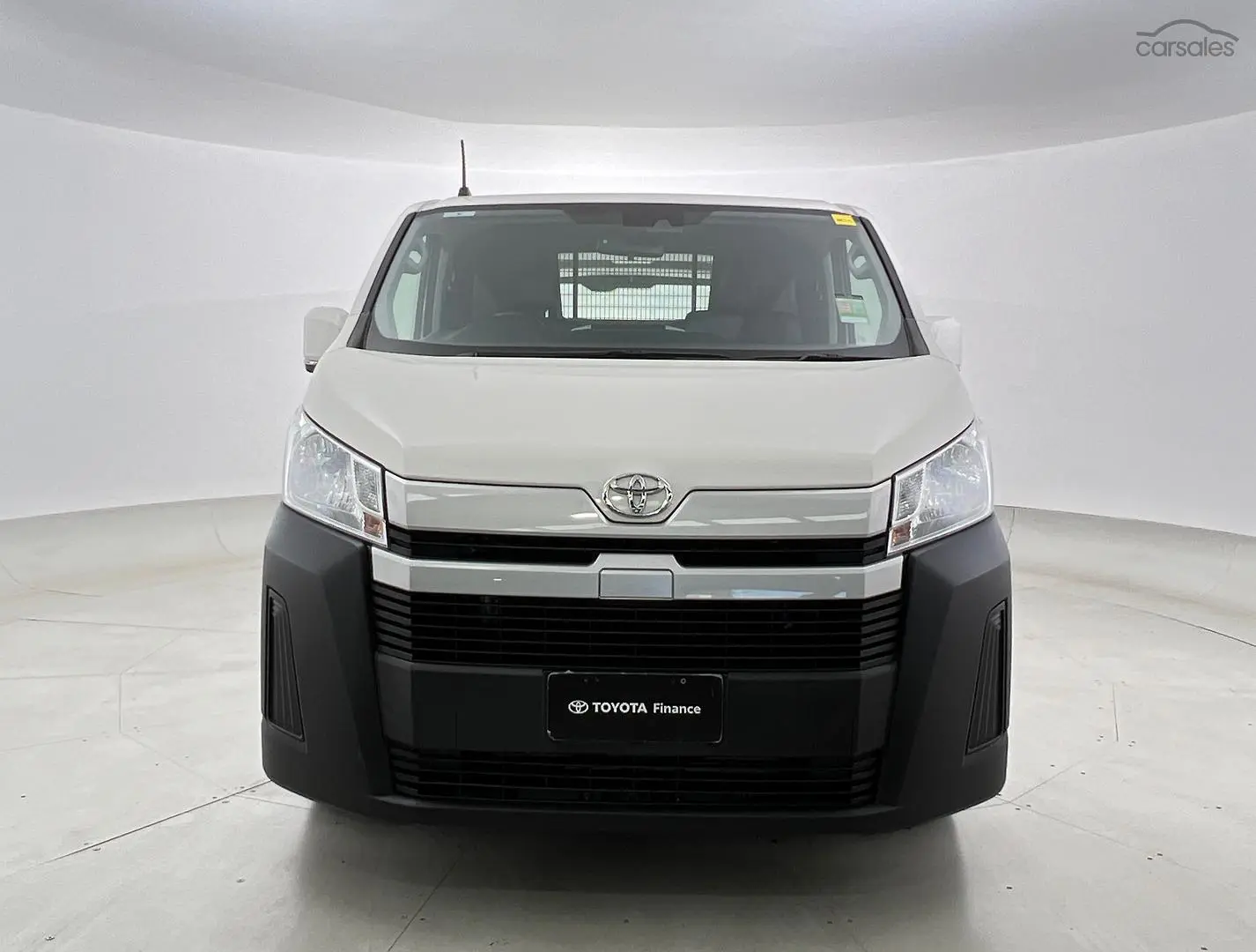 2020 Toyota Hiace Image 9