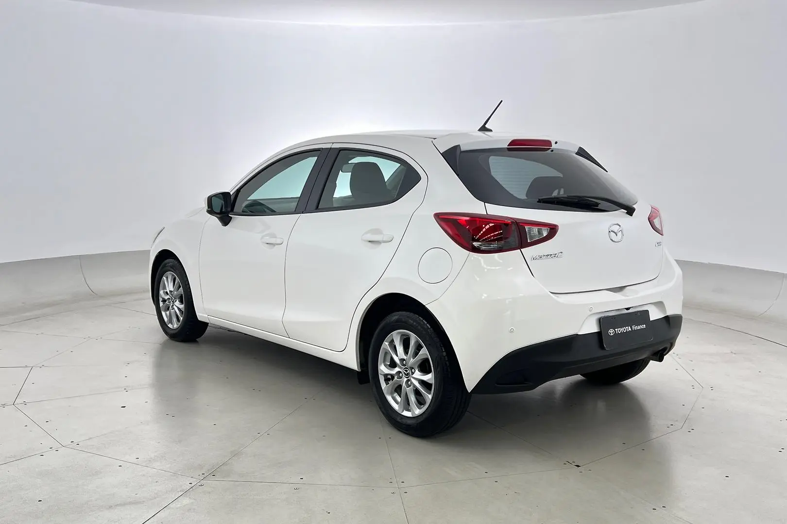 2018 Mazda 2 Gallery Image 8