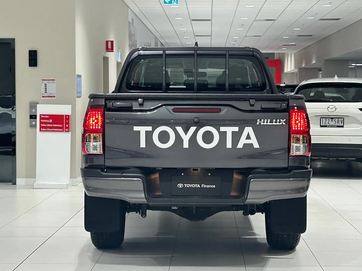 2022 Toyota Hilux Gallery Image 9