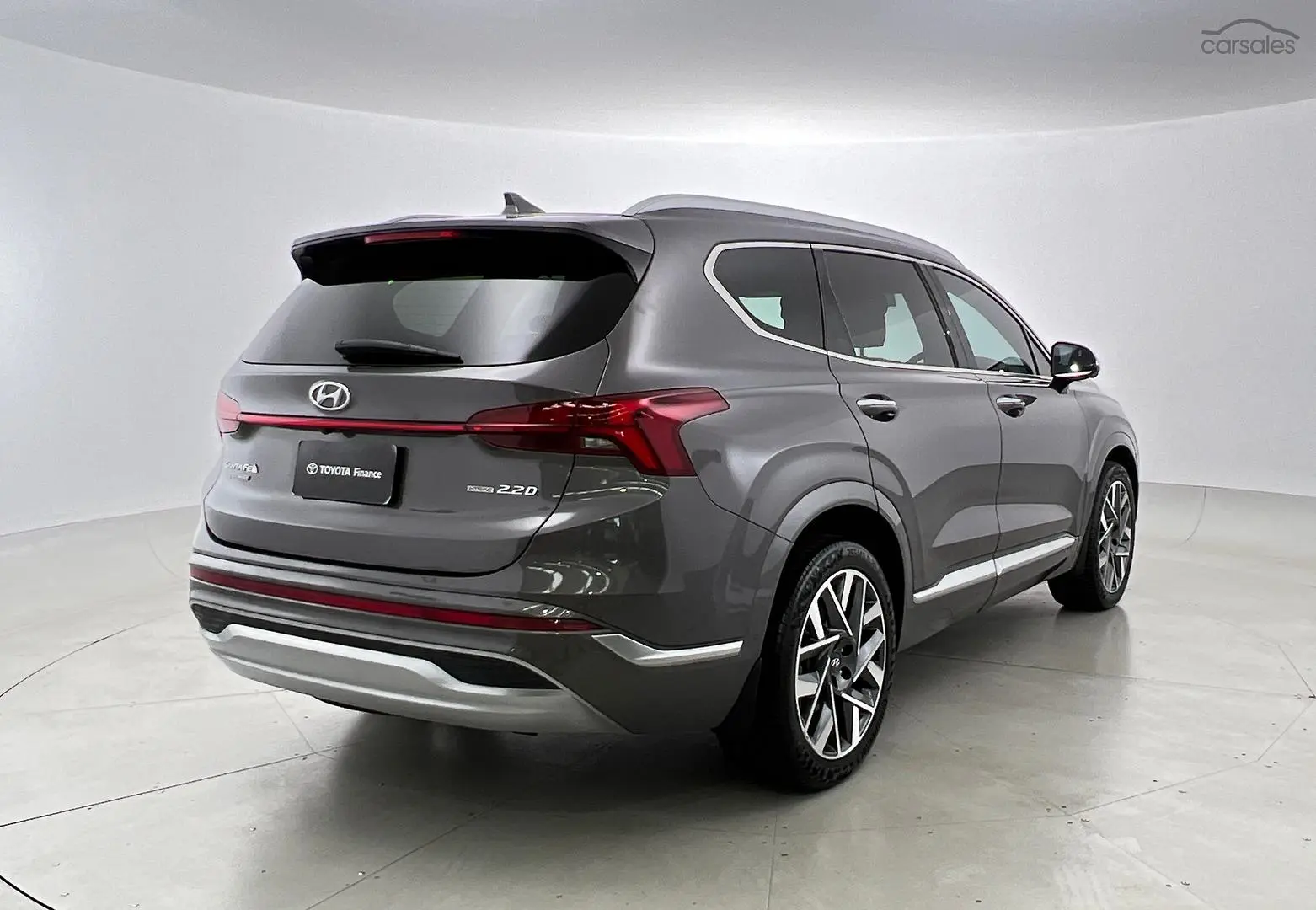 2020 Hyundai Santa Fe Image 3