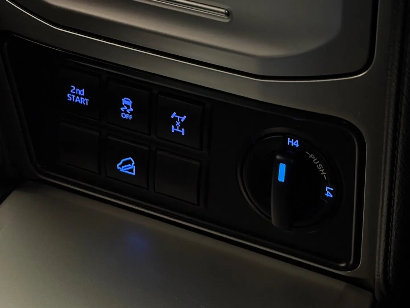 2021 Toyota Landcruiser Prado Gallery Image 23
