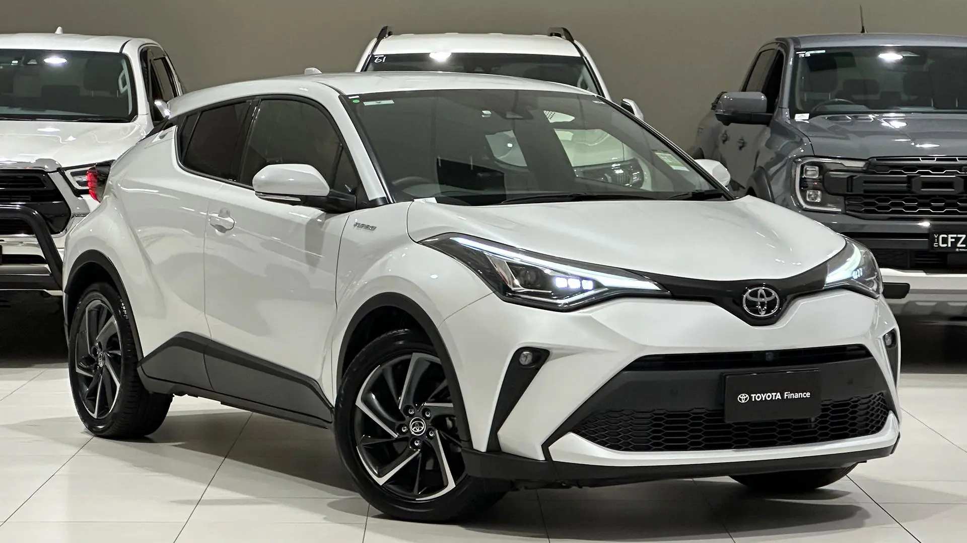 2022 Toyota C-HR Gallery Image 1