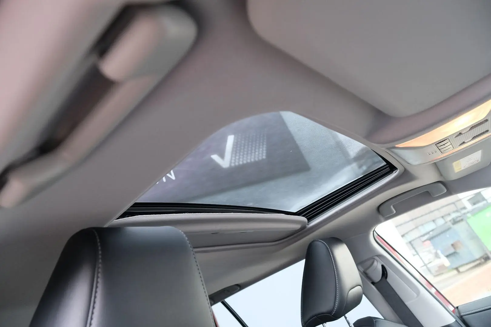 2021 Toyota RAV4 Gallery Image 8