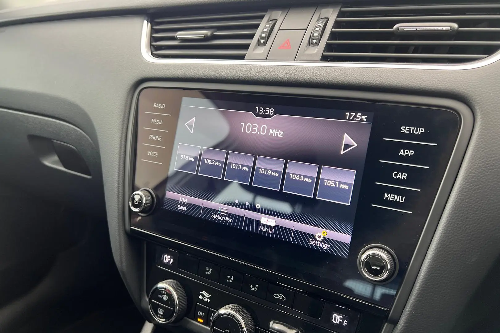 2020 SKODA Octavia Gallery Image 24