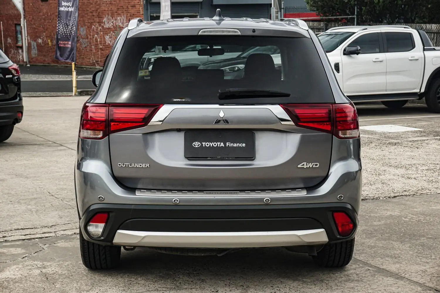 2016 Mitsubishi Outlander Gallery Image 5