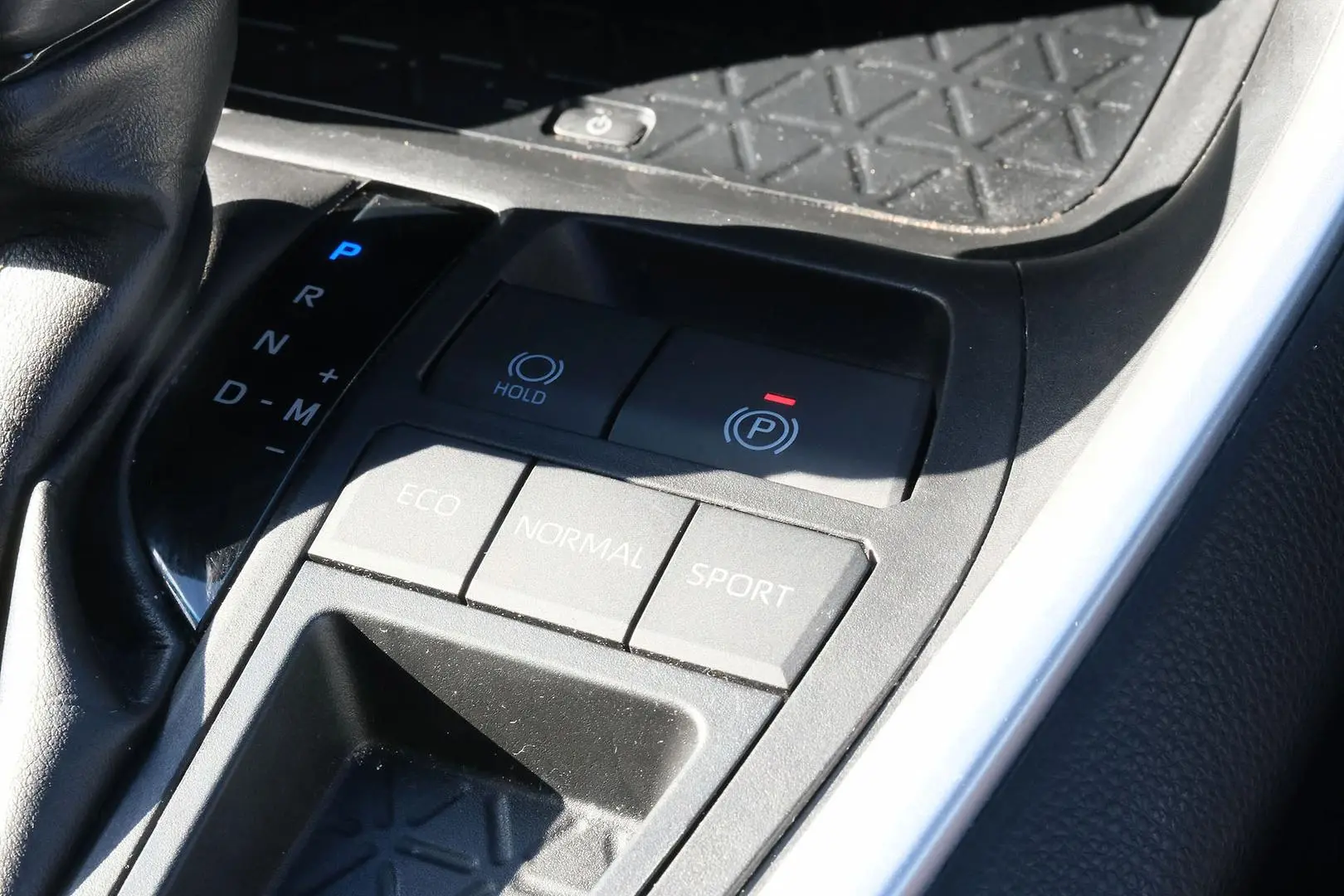 2019 Toyota RAV4 Gallery Image 18