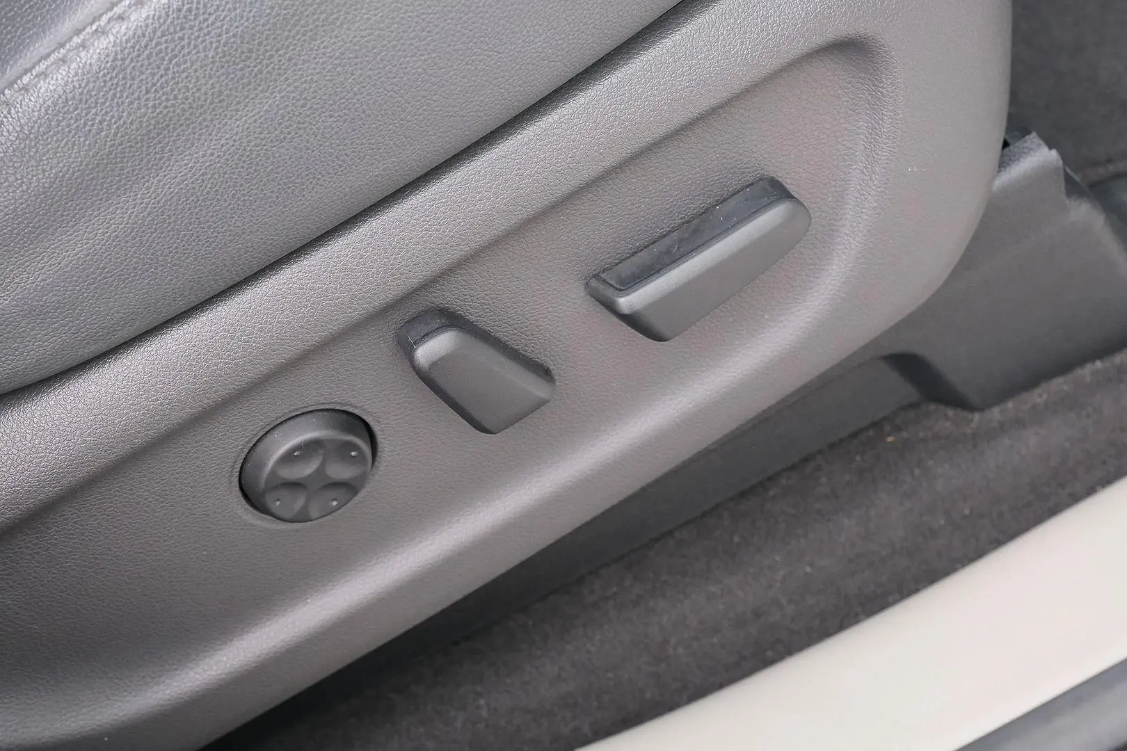 2017 Kia Carnival Gallery Image 18