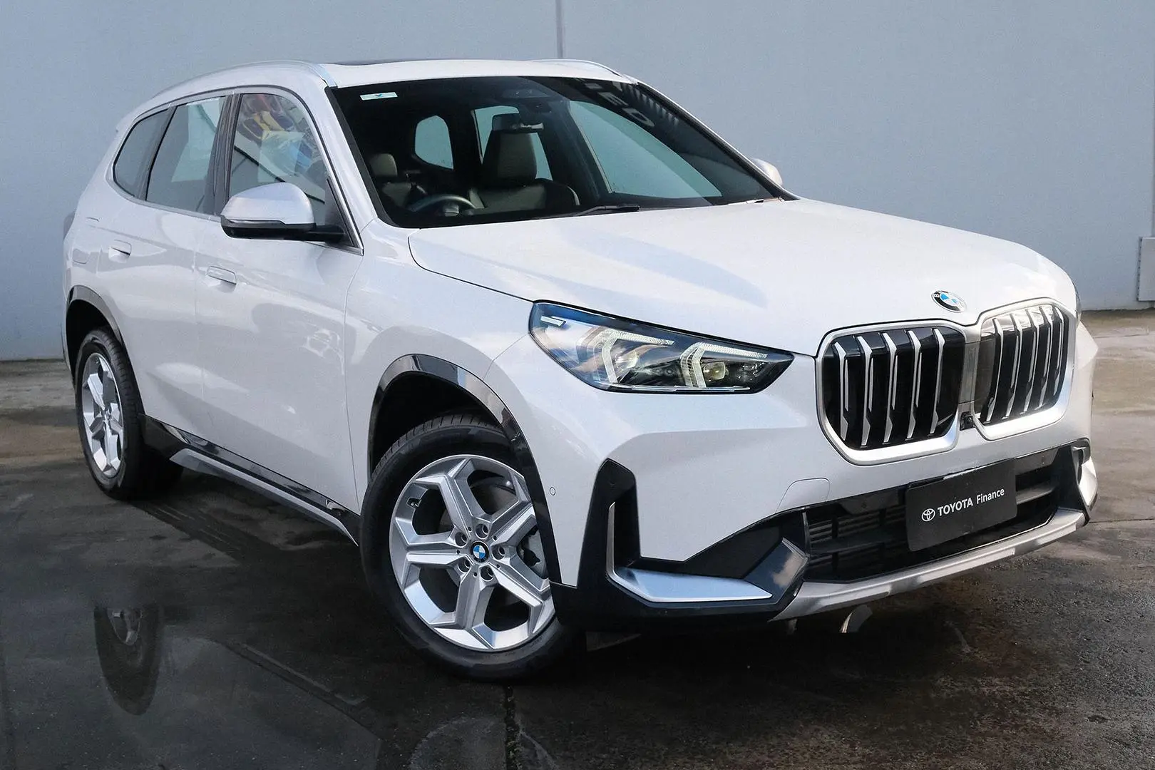 2023 BMW X1 Gallery Image 1