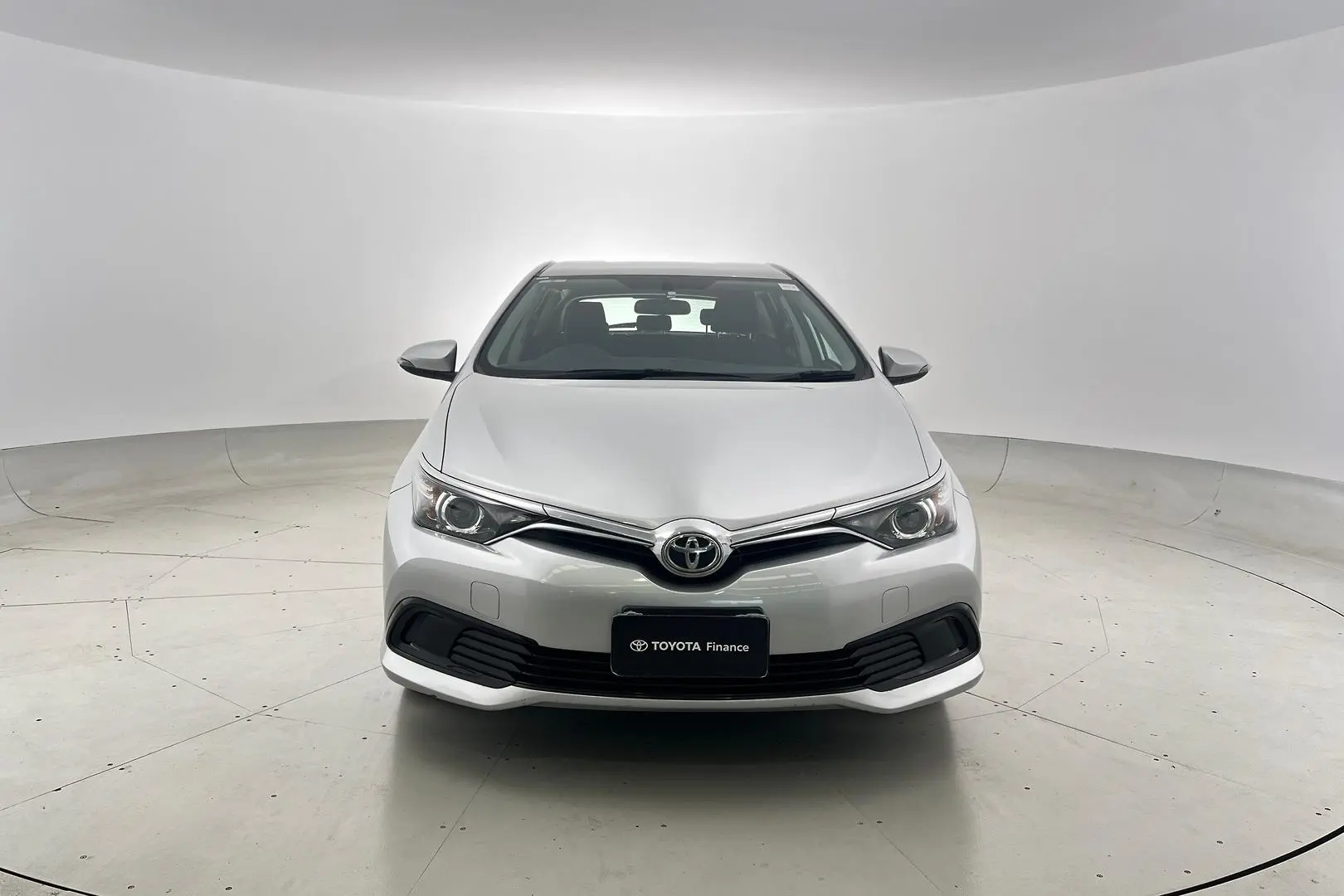 2018 Toyota Corolla Gallery Image 11