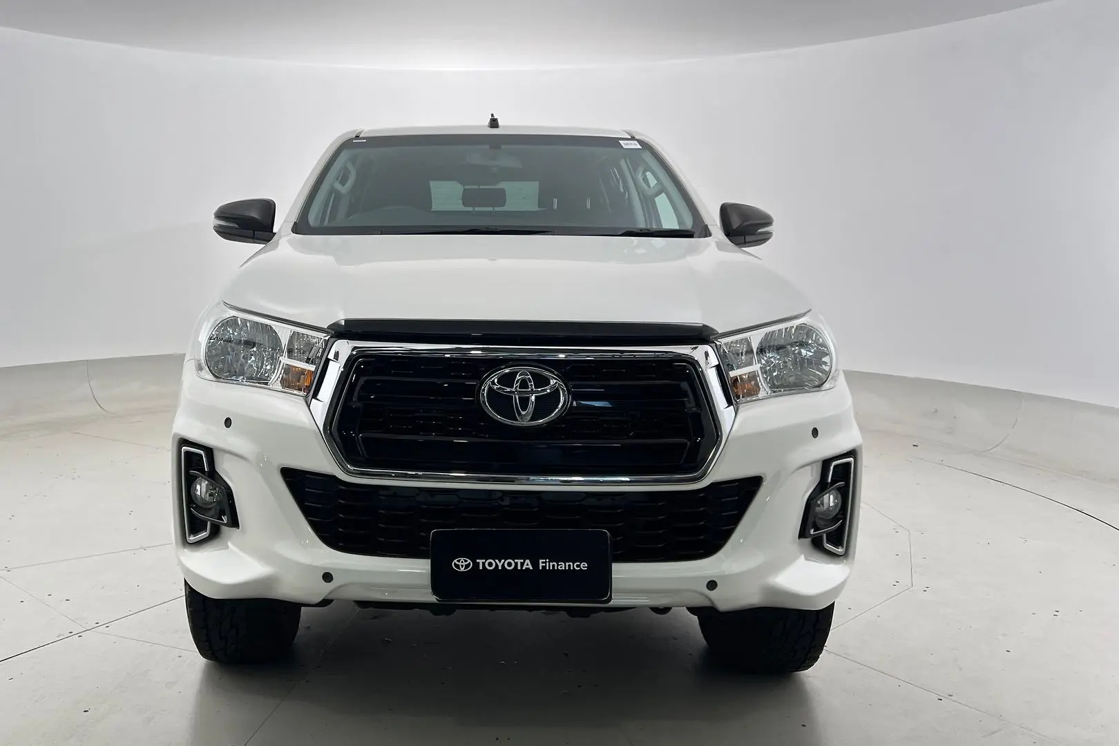 2018 Toyota Hilux Gallery Image 6