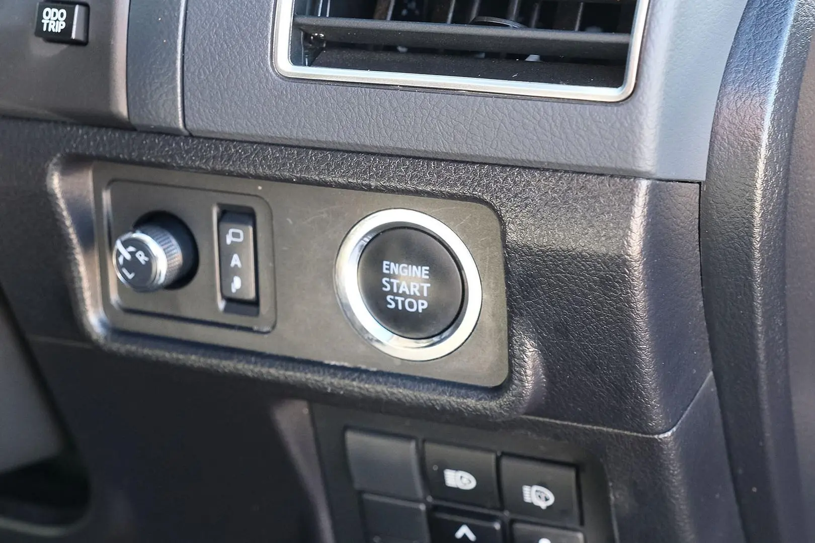 2020 Toyota Landcruiser Prado Gallery Image 14