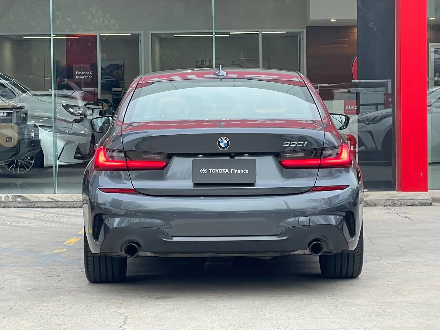 2021 BMW 3 Series Gallery Image 9