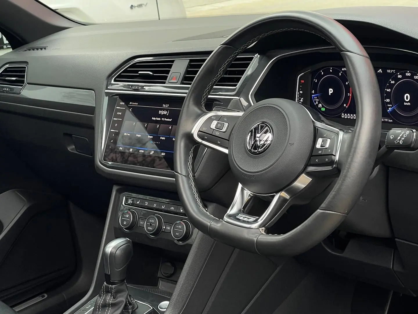 2021 Volkswagen Tiguan Gallery Image 13