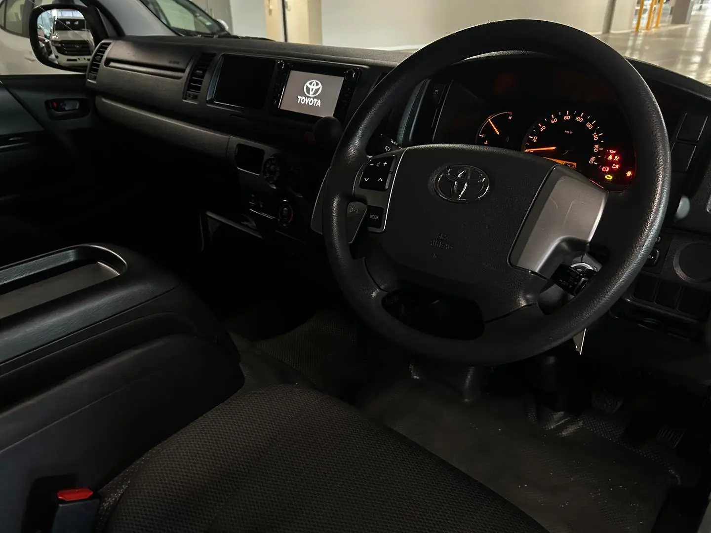 2018 Toyota Hiace Gallery Image 12