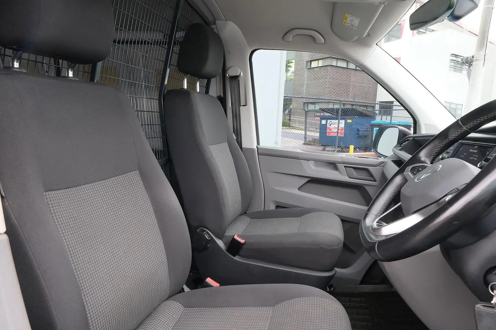 2022 Volkswagen Transporter Gallery Image 14