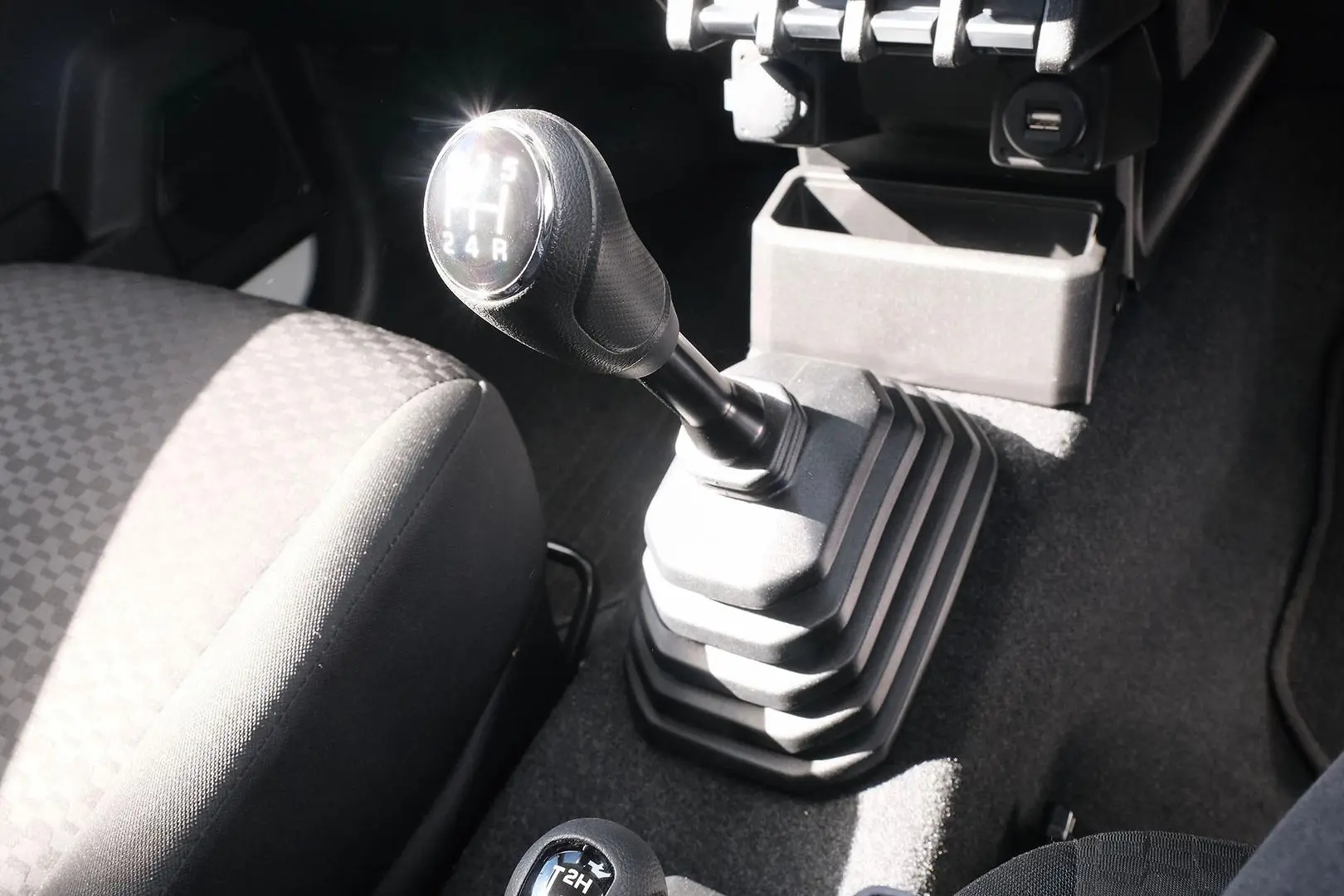 2022 Suzuki Jimny Gallery Image 7