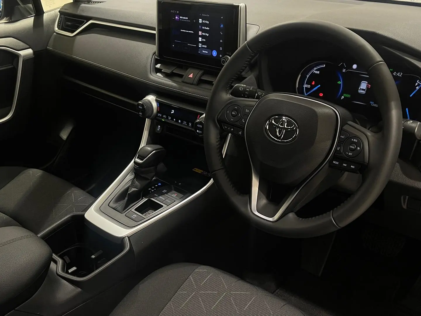 2024 Toyota RAV4 Gallery Image 16