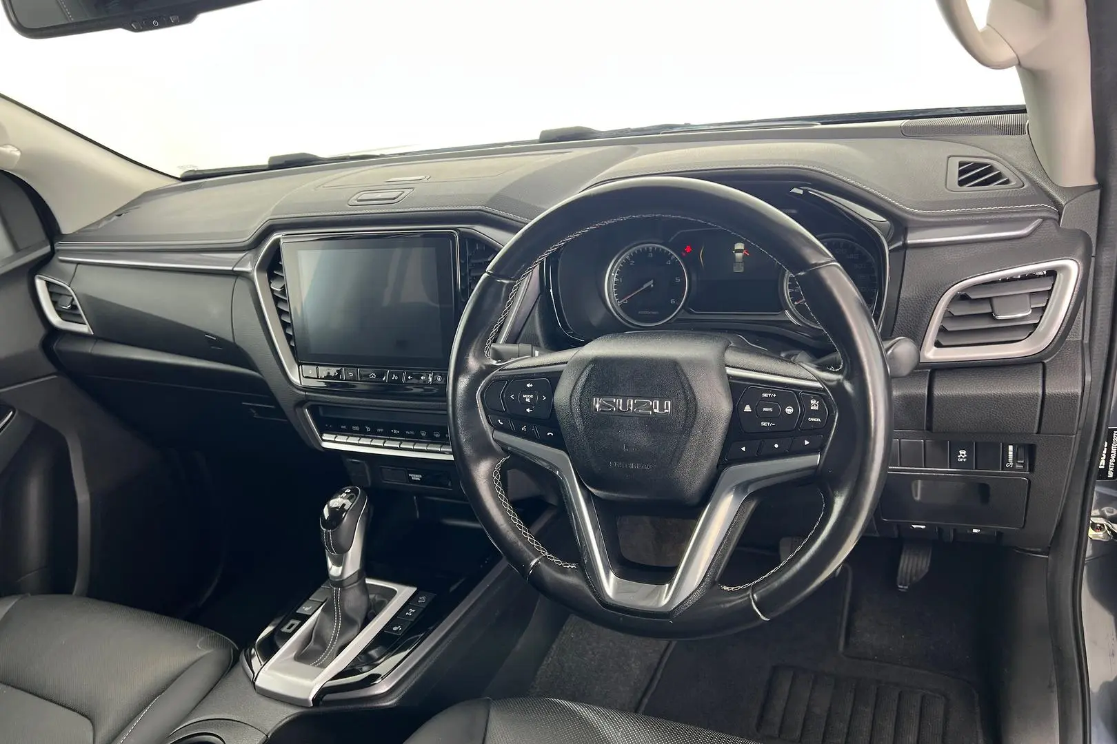 2022 Isuzu D-MAX Gallery Image 12