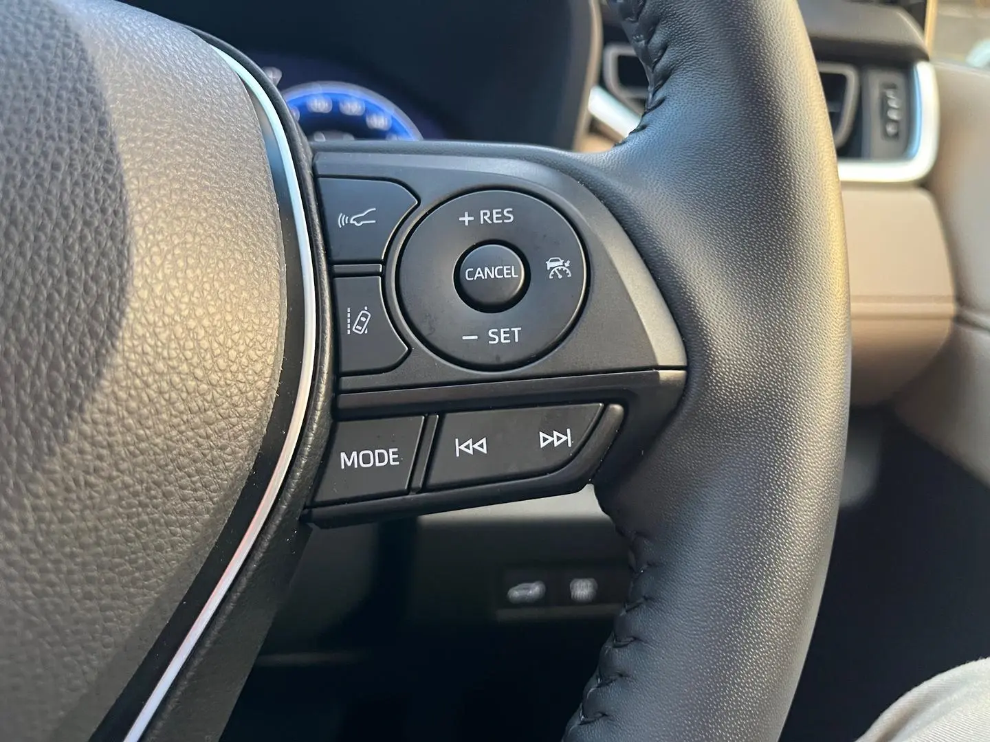 2024 Toyota RAV4 Gallery Image 18