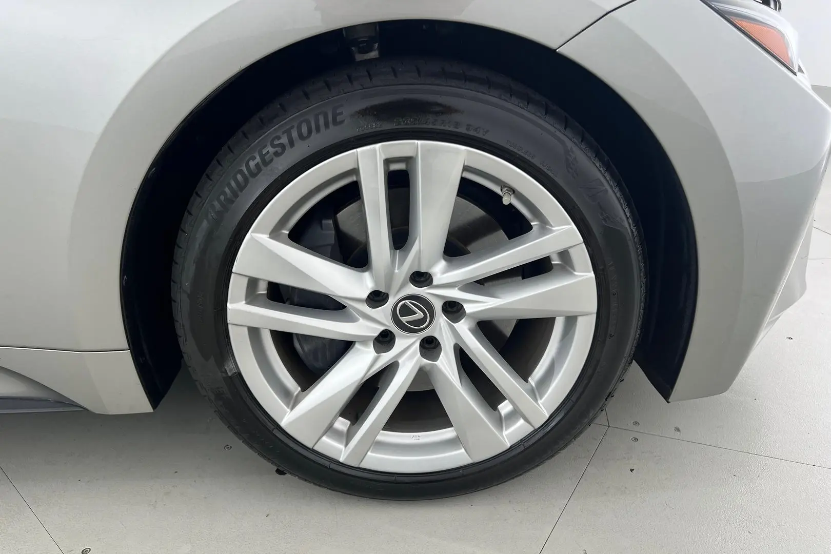 2020 Lexus IS Gallery Image 21