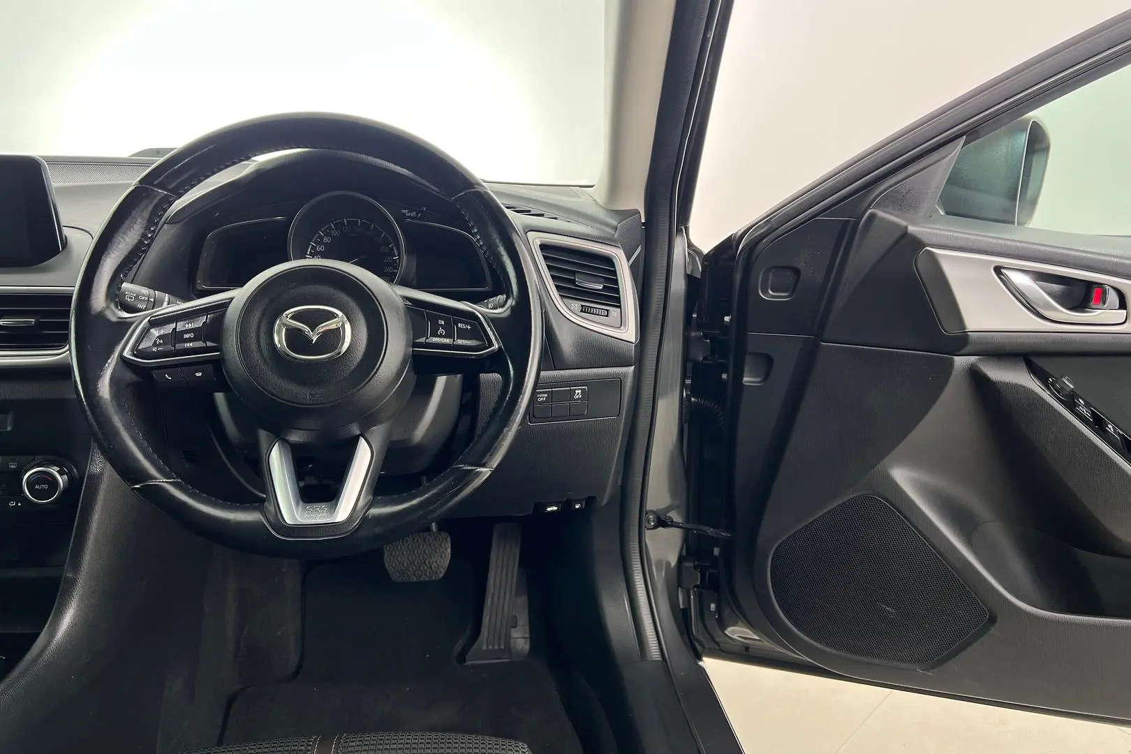 2017 Mazda 3 Gallery Image 17