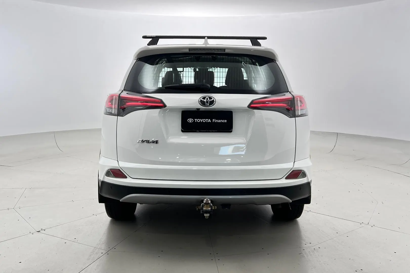 2017 Toyota RAV4 Gallery Image 6
